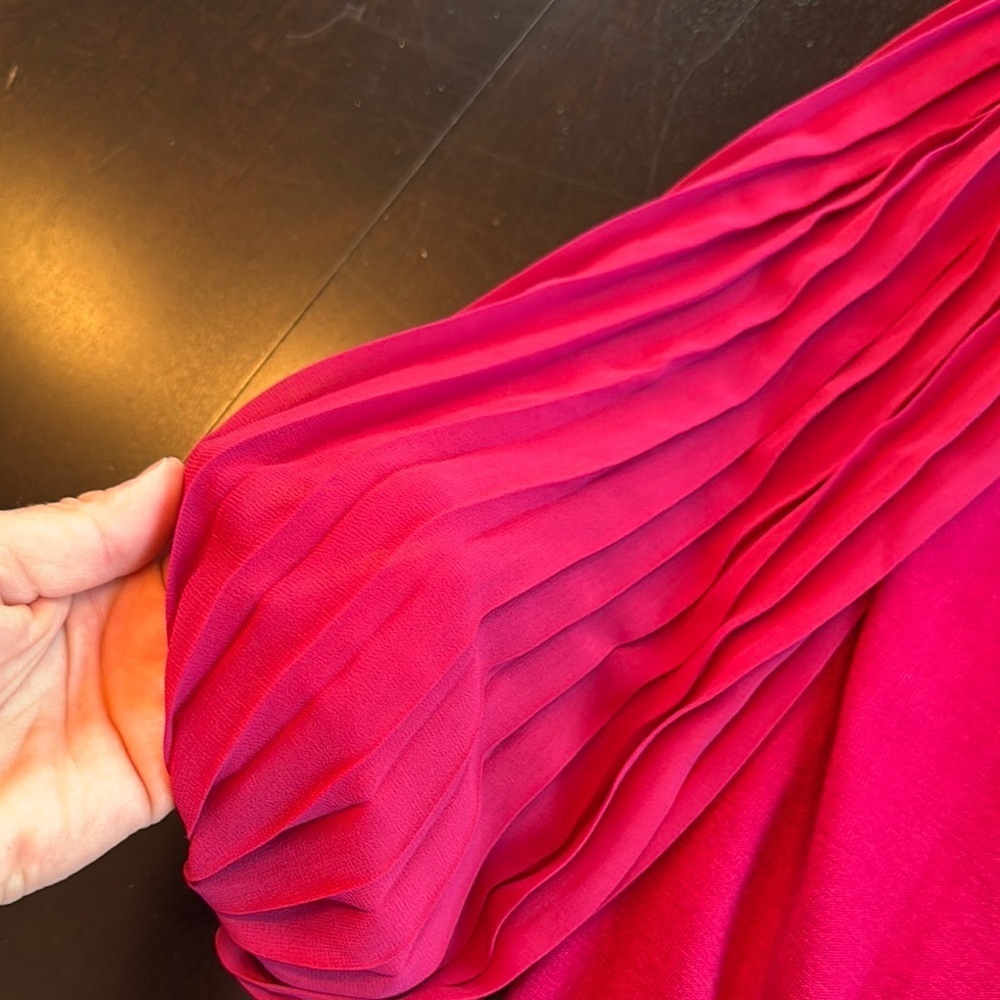 Adrianna Papell Red Pleated Sleeve Top - Picture 3 of 3